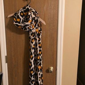 H&M Leopard Print Scarf
